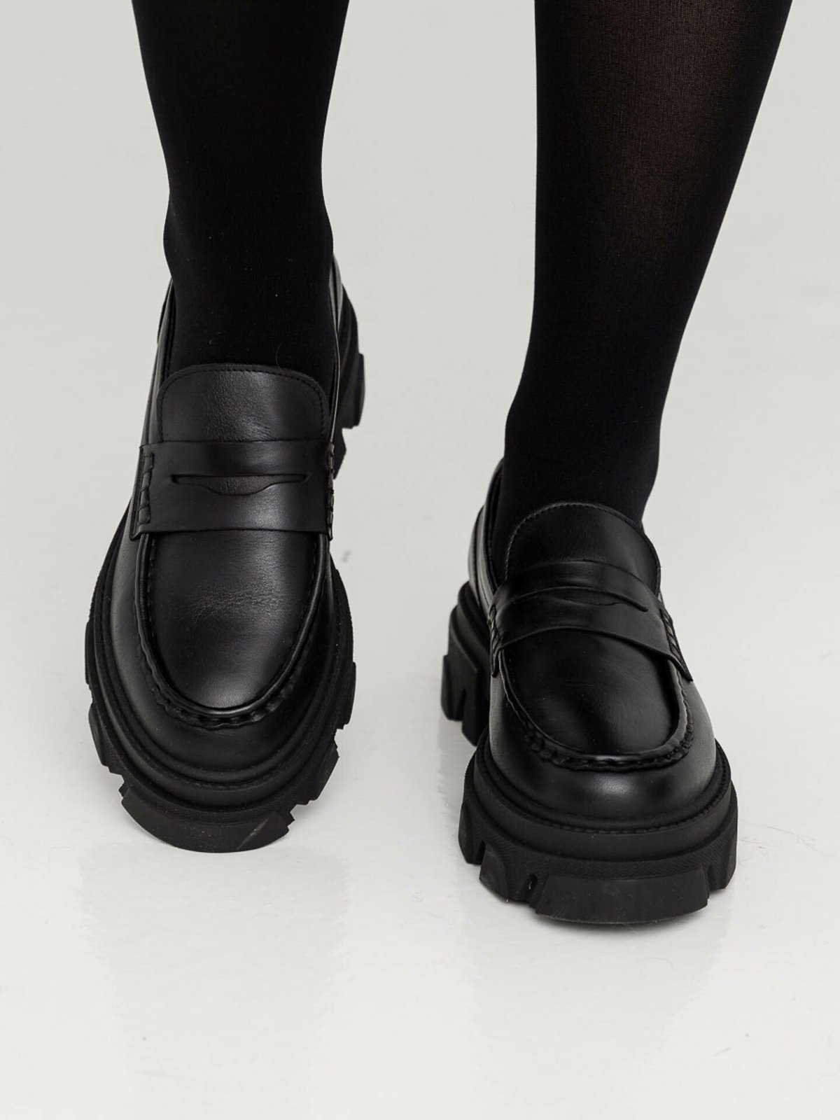 Pavement Sissie Black