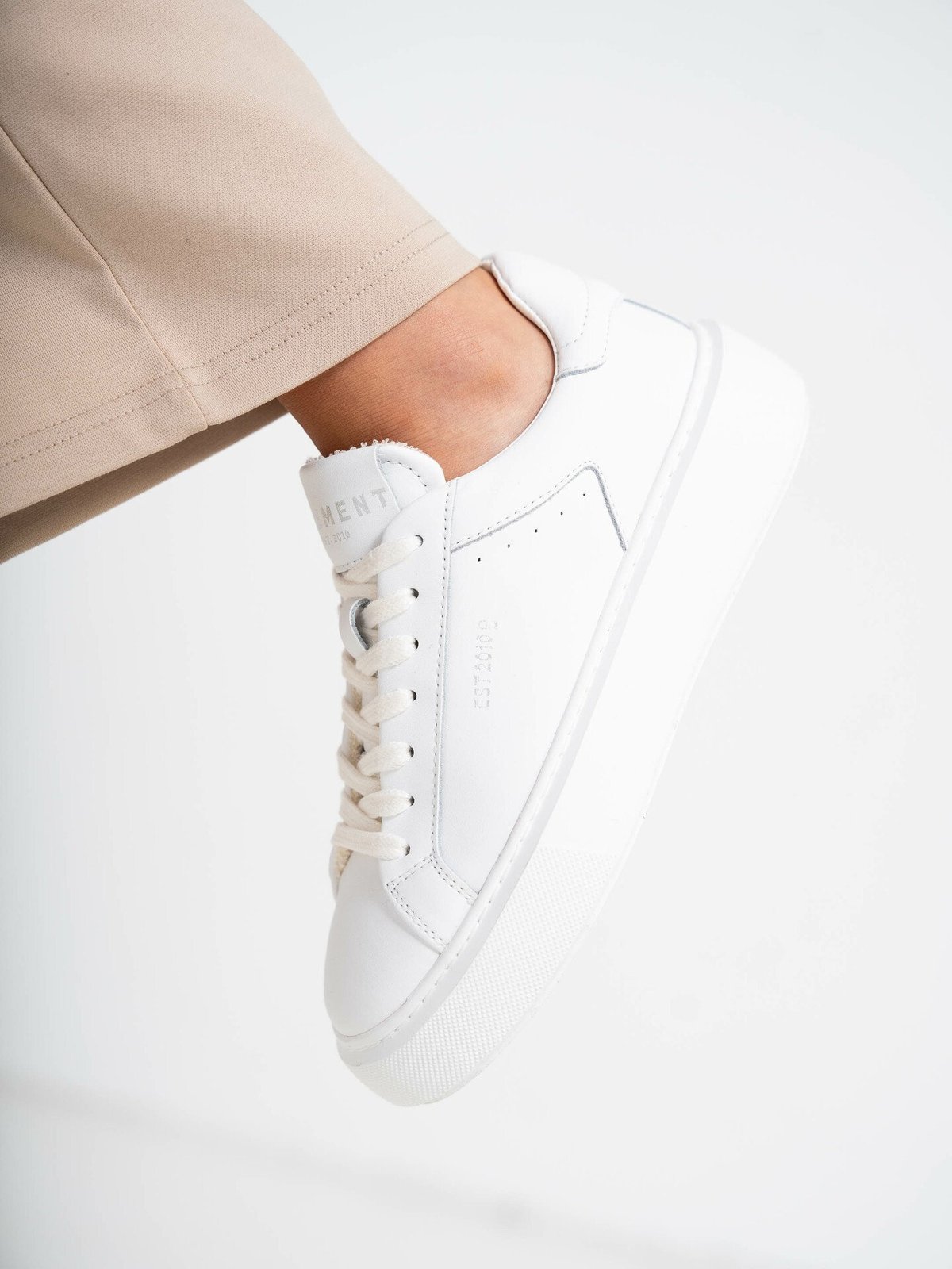 Pavement Frances Hvit