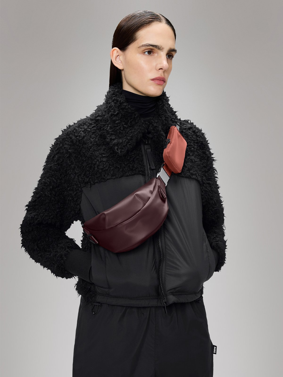 Rains Valera Shoulder Bag Mini W3 Depth