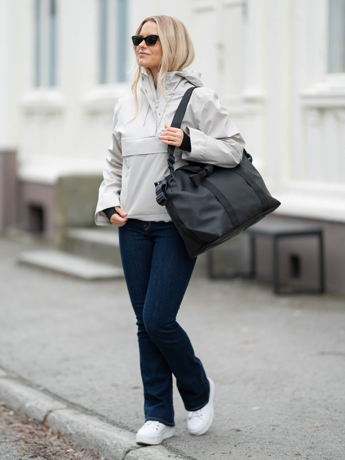 Rains Hilo Weekend Bag Small Black