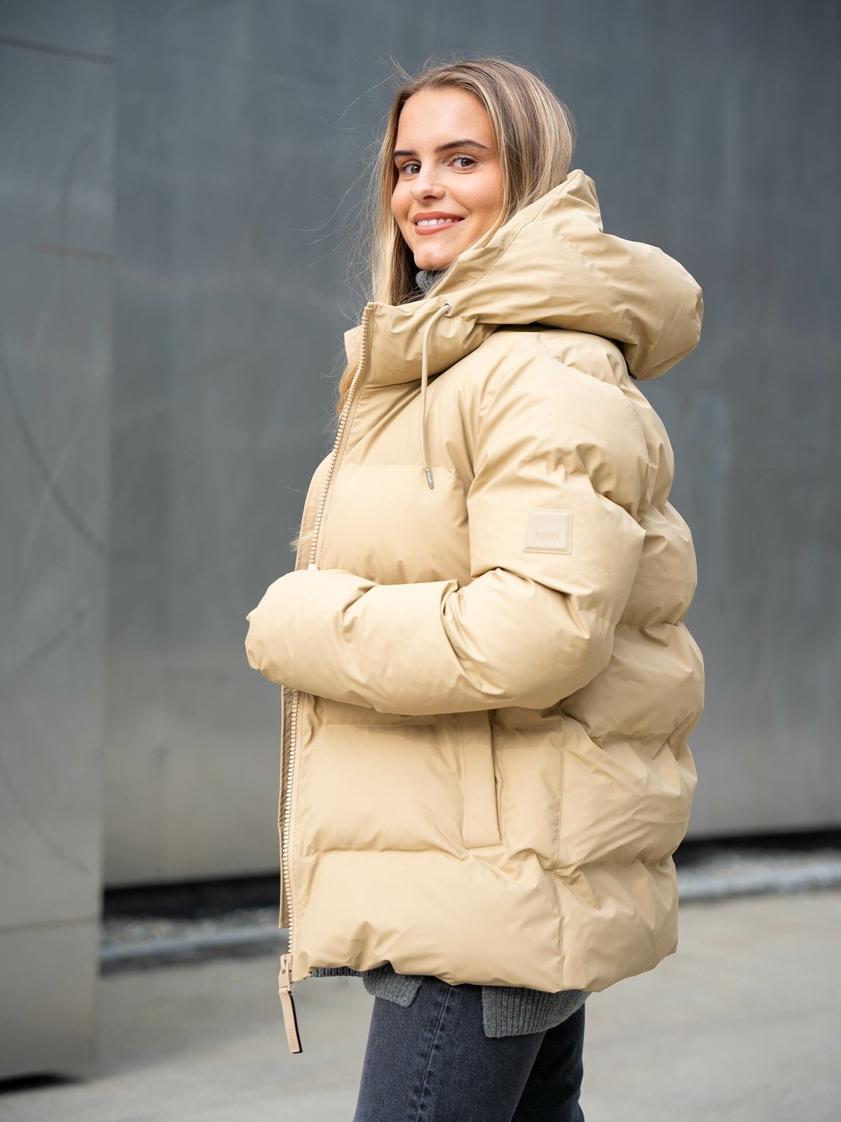 Rains Alta Puffer Jacket Sand