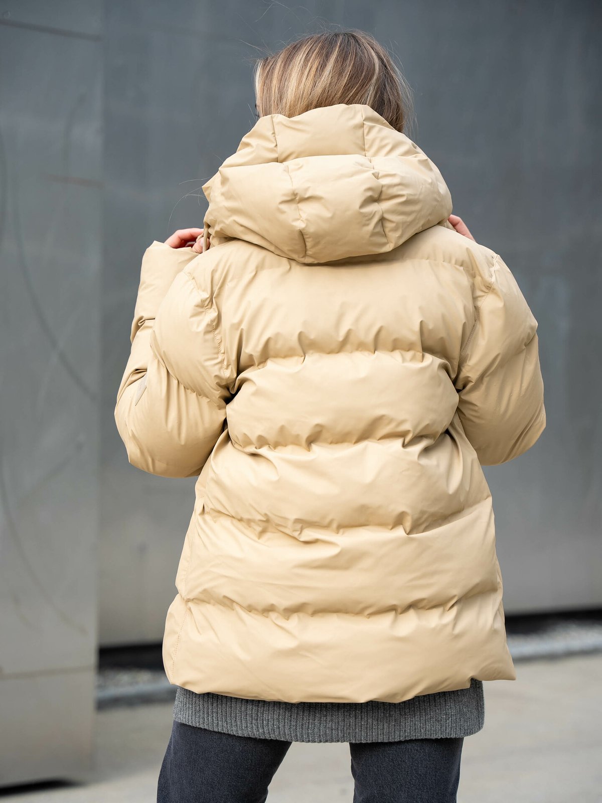 Rains Alta Puffer Jacket Sand