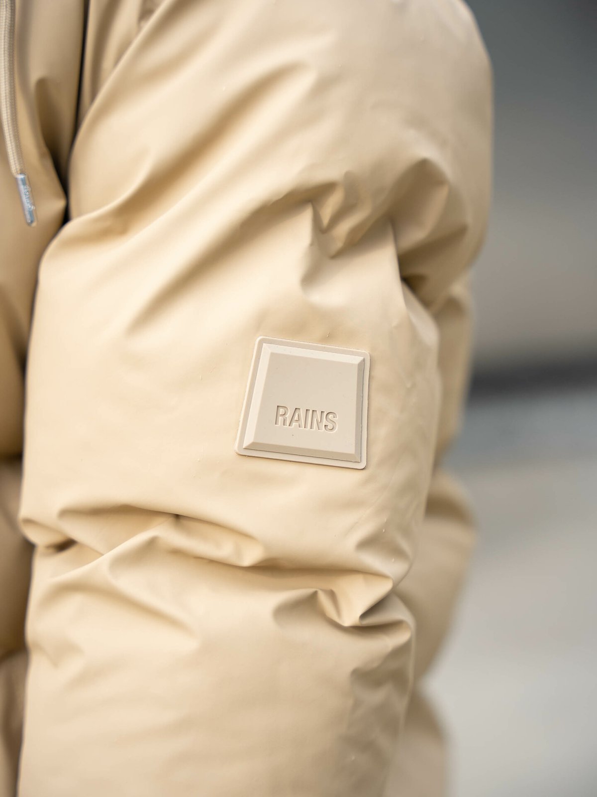 Rains Alta Puffer Jacket Sand