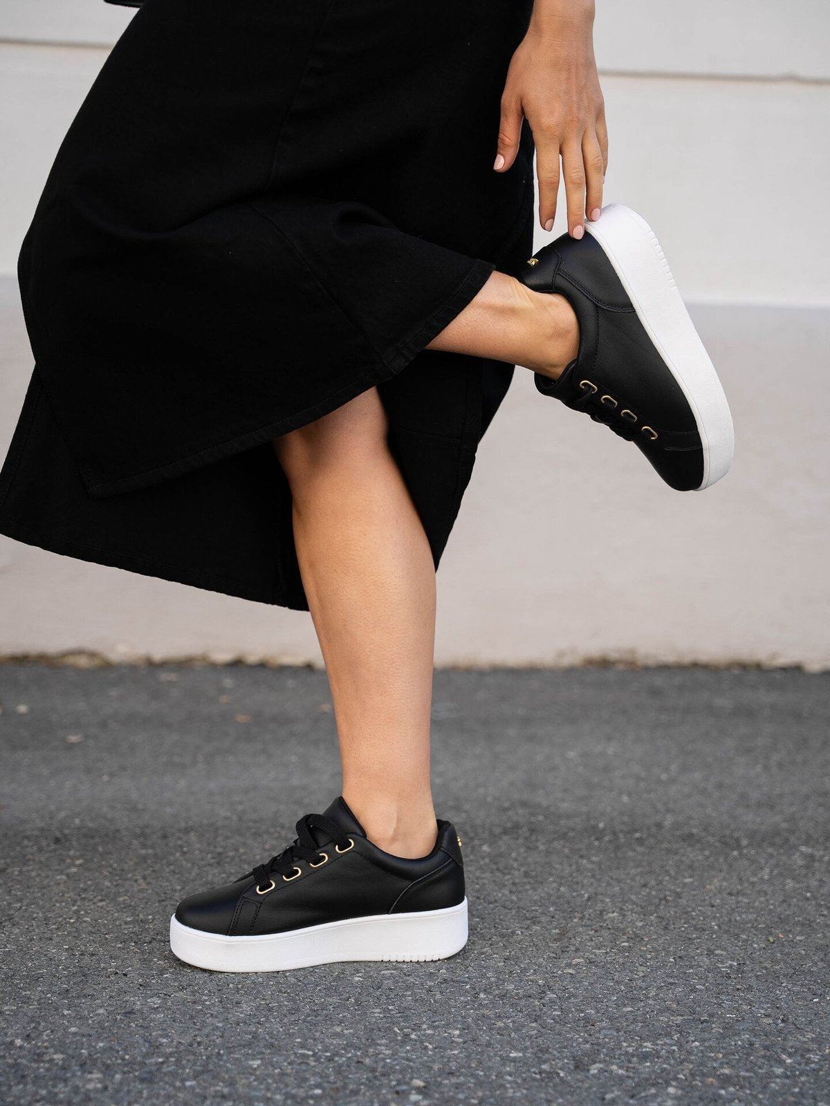 Roberto Rosso Avanti Leather Black Gold