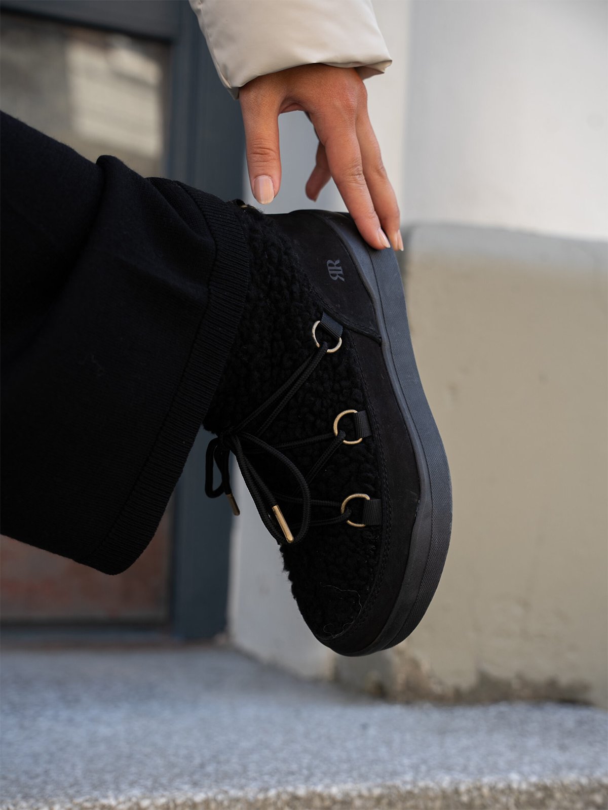 Roberto Rosso Cortina II Black