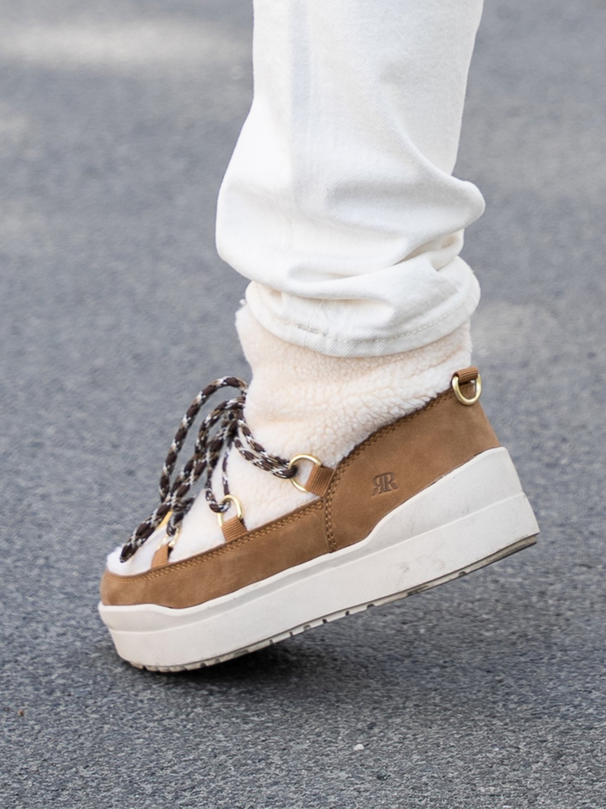 Roberto Rosso Cortina II Tan