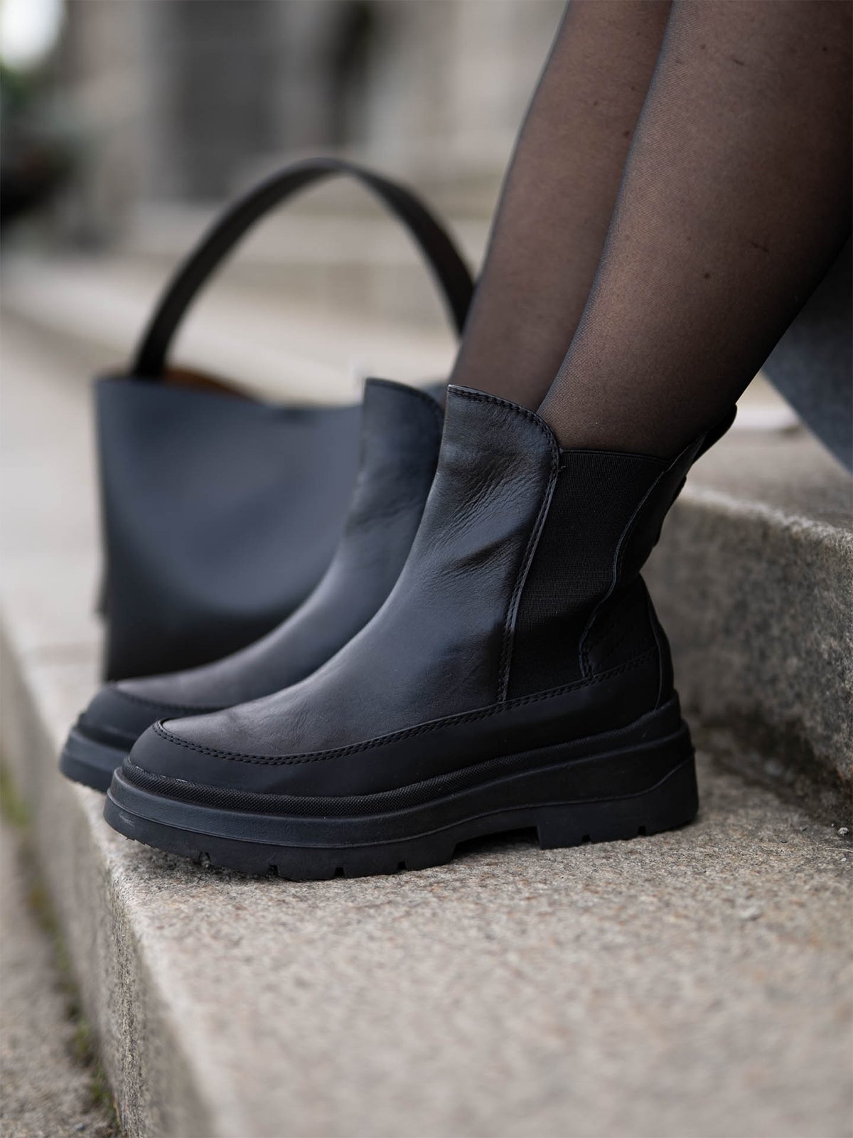 Roberto Rosso Lorena Warm Leather Boot Black