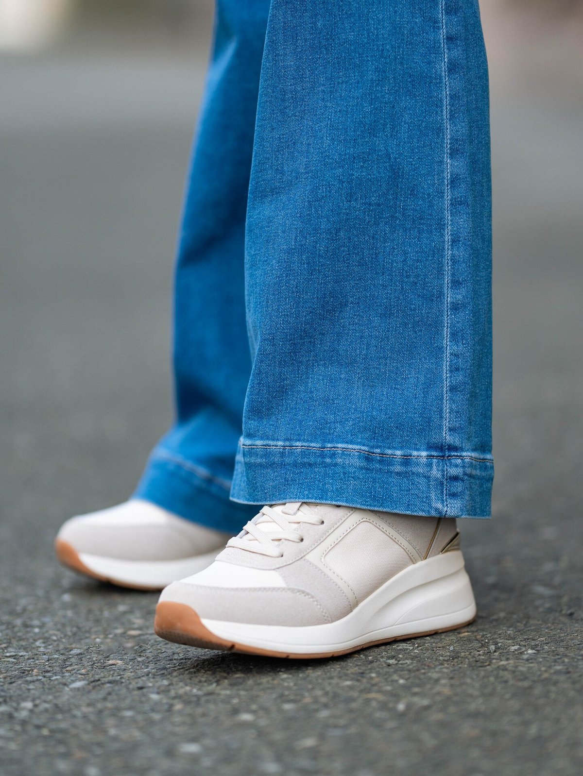 Roberto Rosso Sade Wedge Sneaker Beige