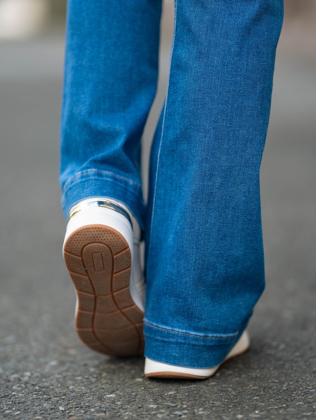 Roberto Rosso Sade Wedge Sneaker Beige