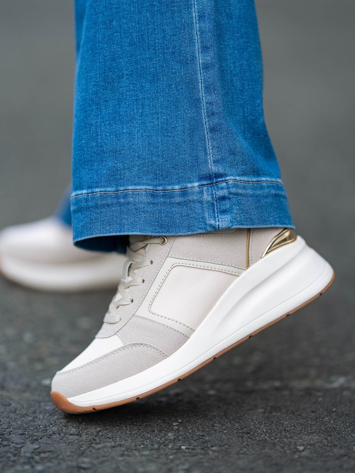 Roberto Rosso Sade Wedge Sneaker Beige