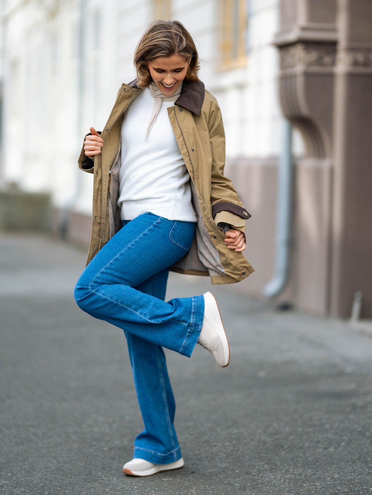 Roberto Rosso Sade Wedge Sneaker Beige