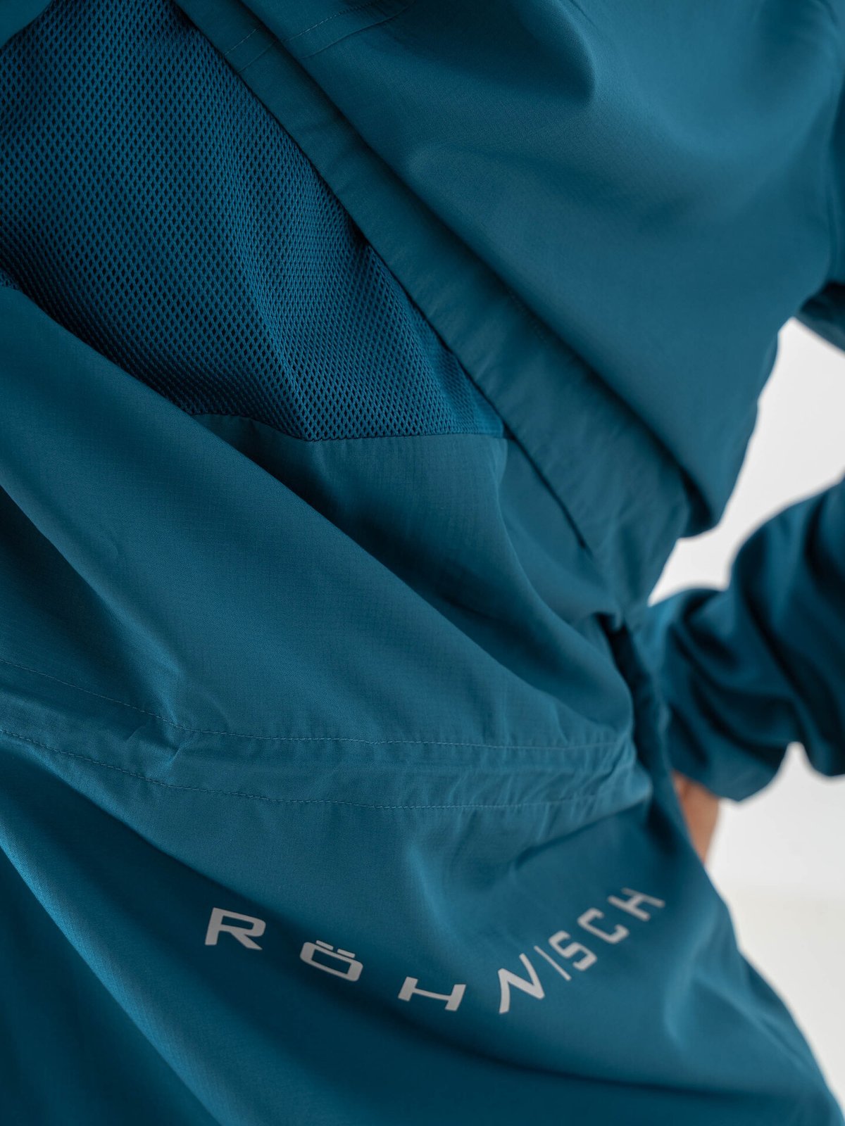 Röhnisch Wind Shield Run Jacket Legion Blue