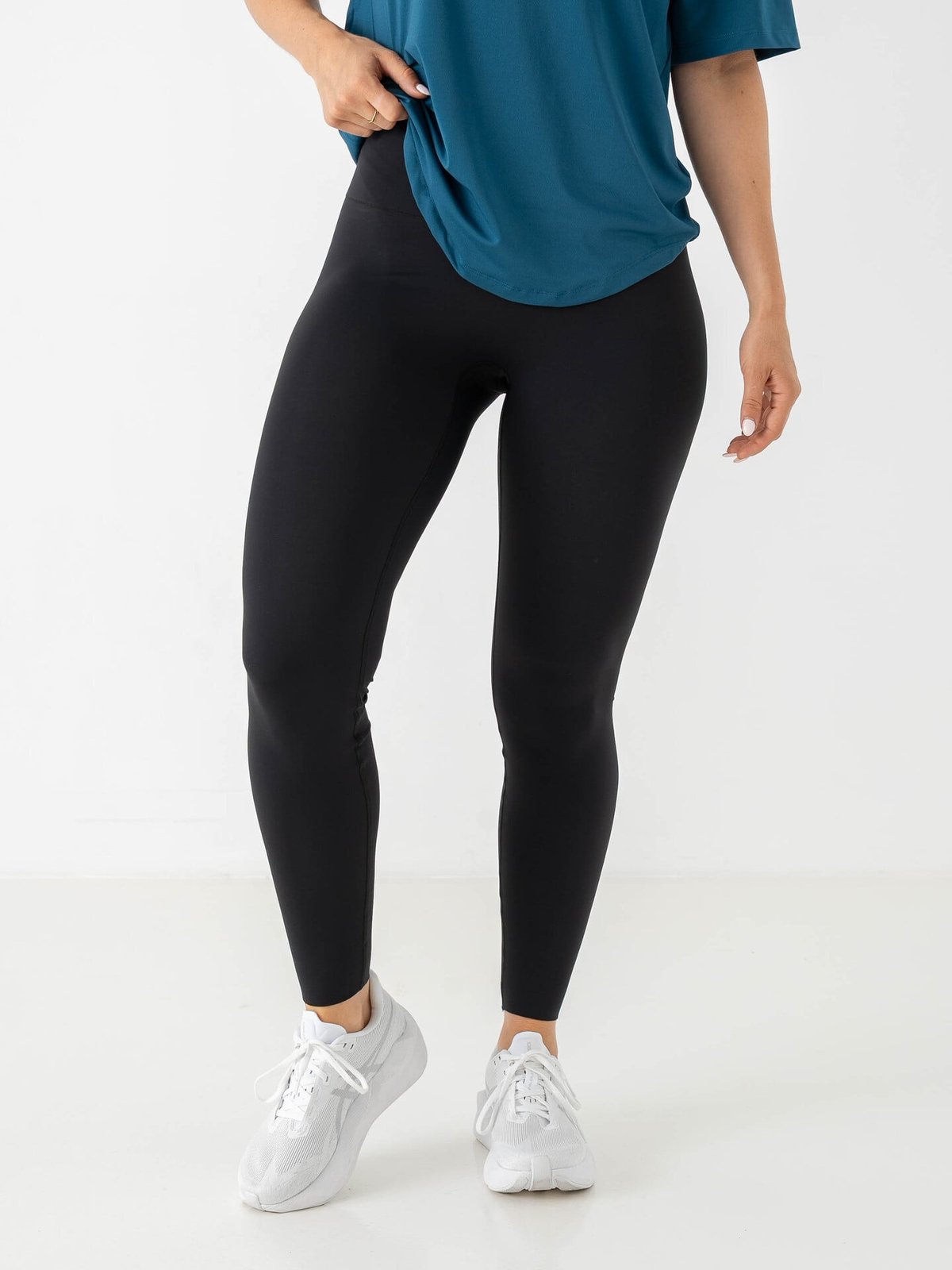 Röhnisch Weightless High Waist Tights Sort
