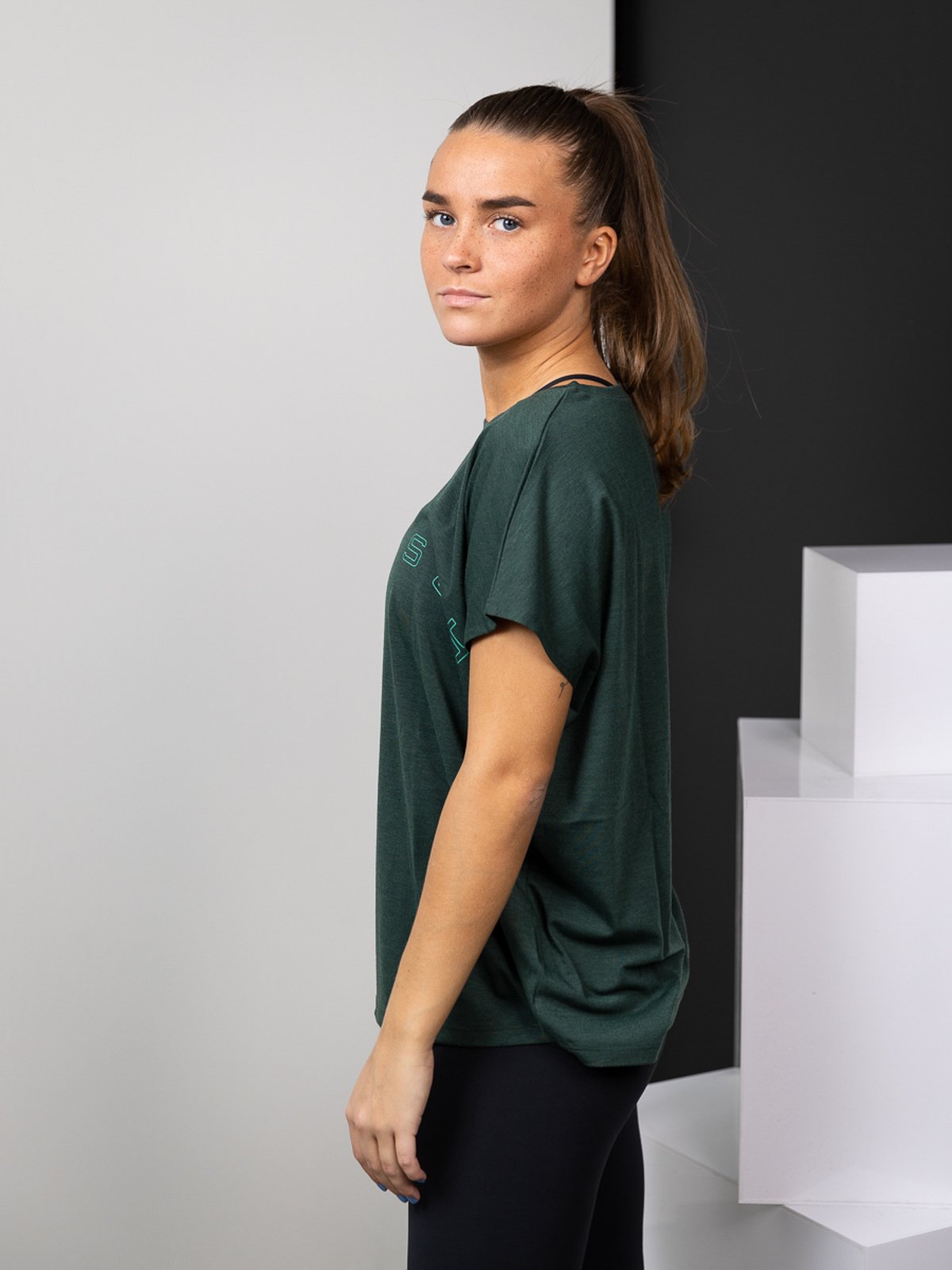 Röhnisch Clara Loose Tee Scarab
