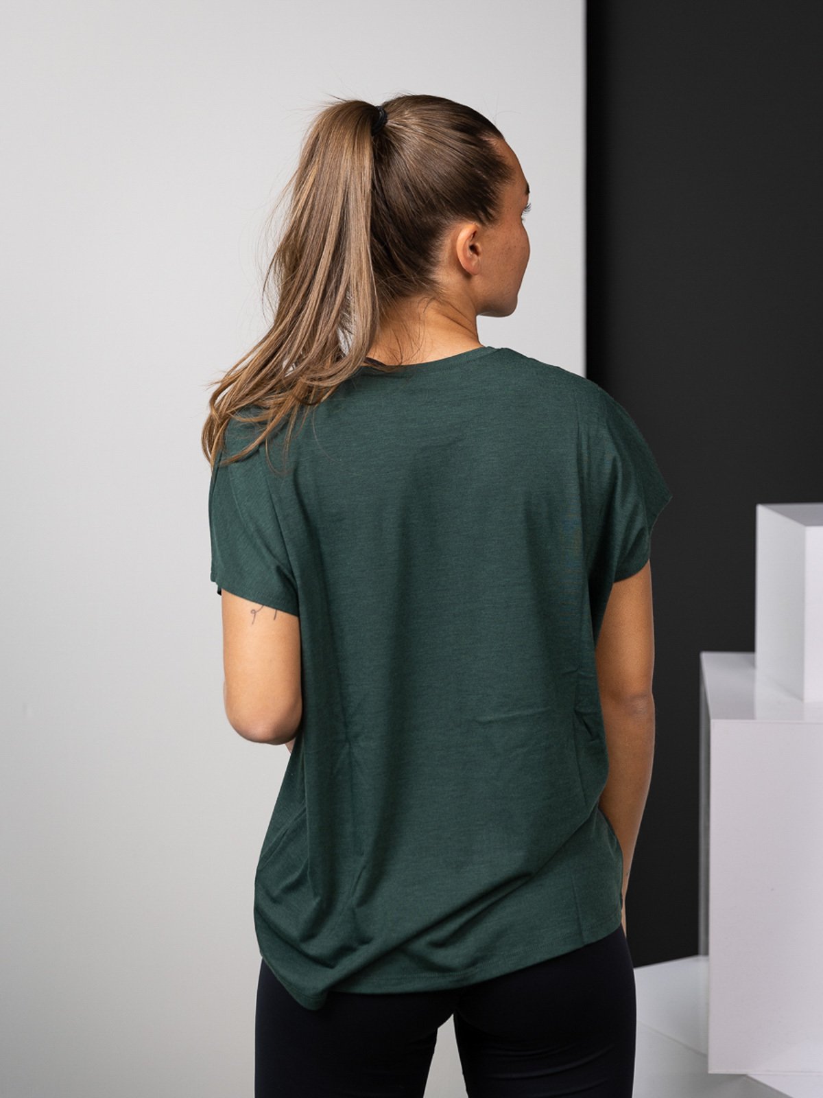 Röhnisch Clara Loose Tee Scarab