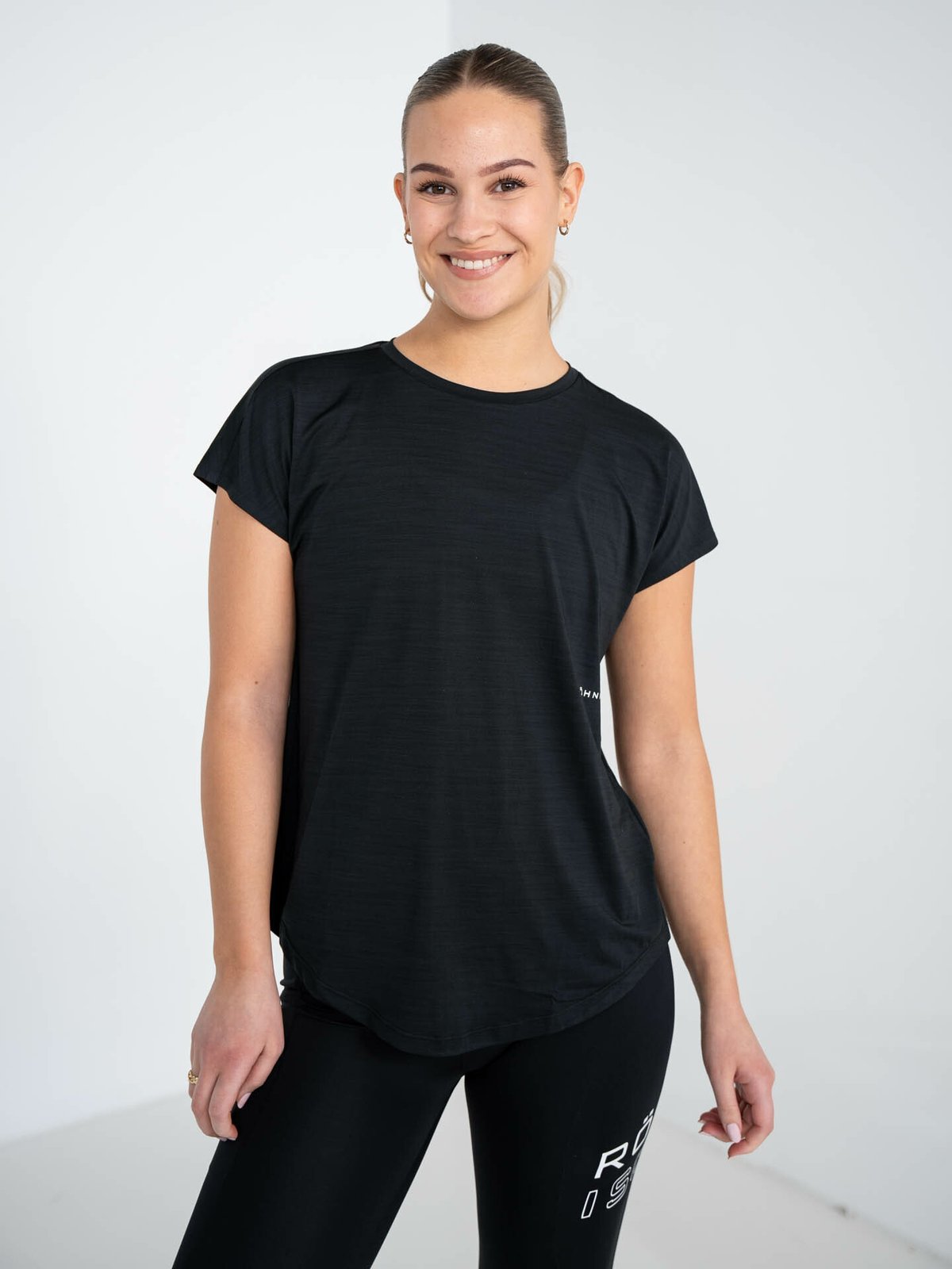 Röhnisch Eli Loose Tee Black