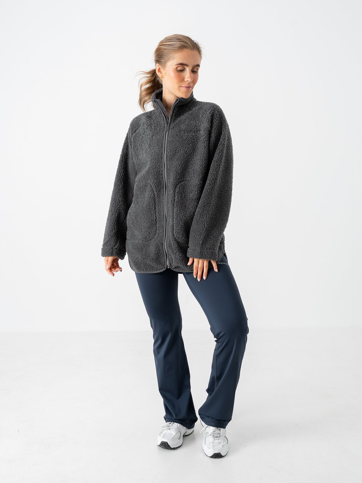 Röhnisch Cloud Pile Jacket Phantom