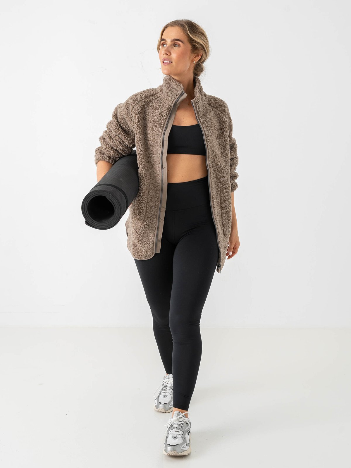 Röhnisch Cloud Pile Jacket Beige