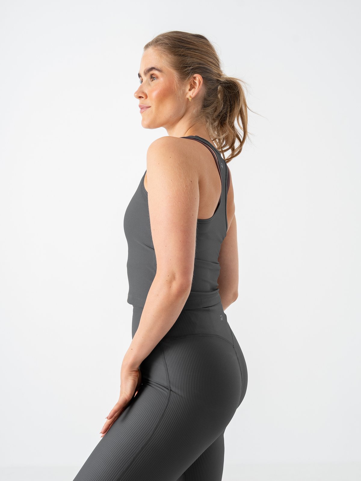 Röhnisch Ribbed R Tank Dark Shadow