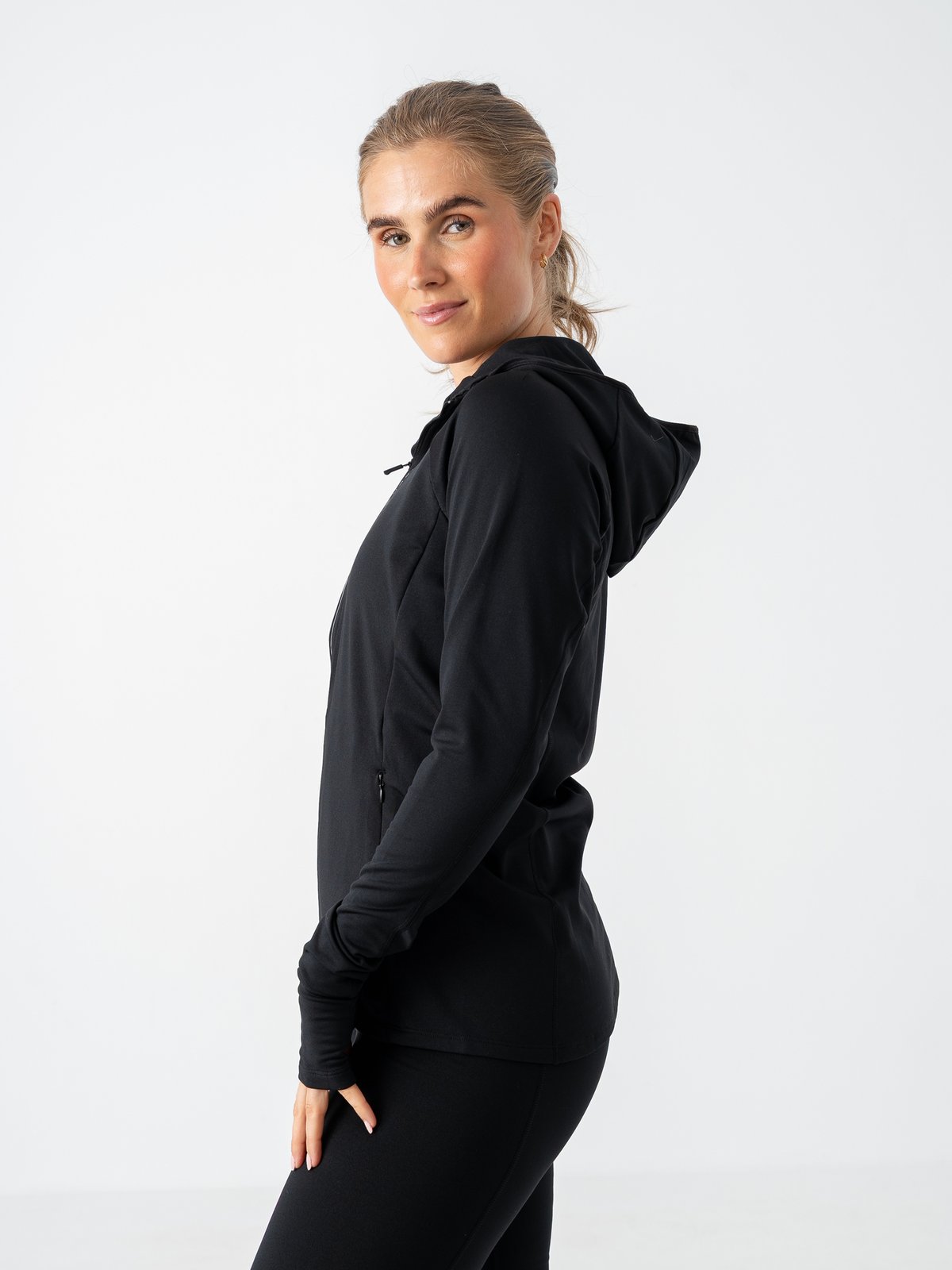 Röhnisch Insulate Thermo Hood Fullzip Black