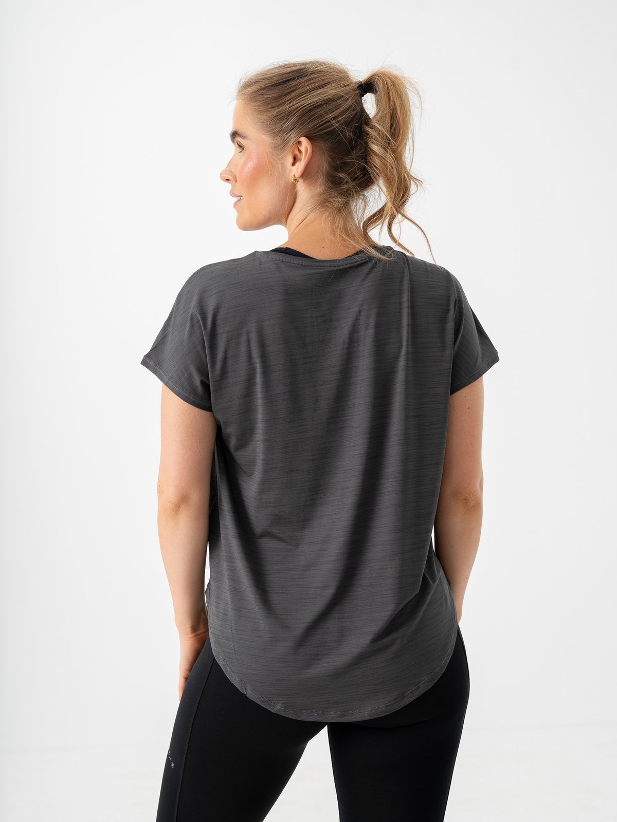 Röhnisch Motion Tee Dark Shadow