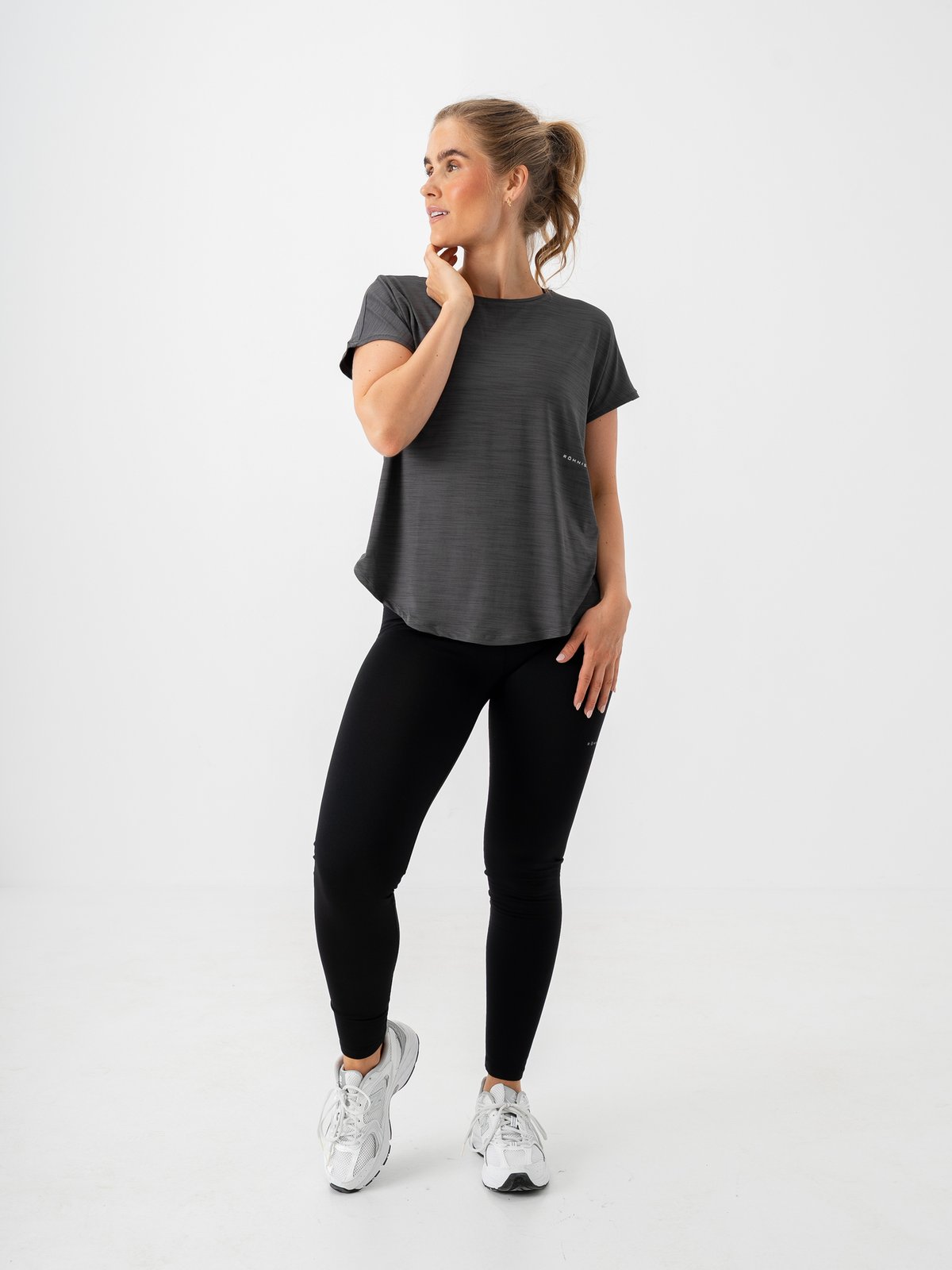 Röhnisch Motion Tee Dark Shadow