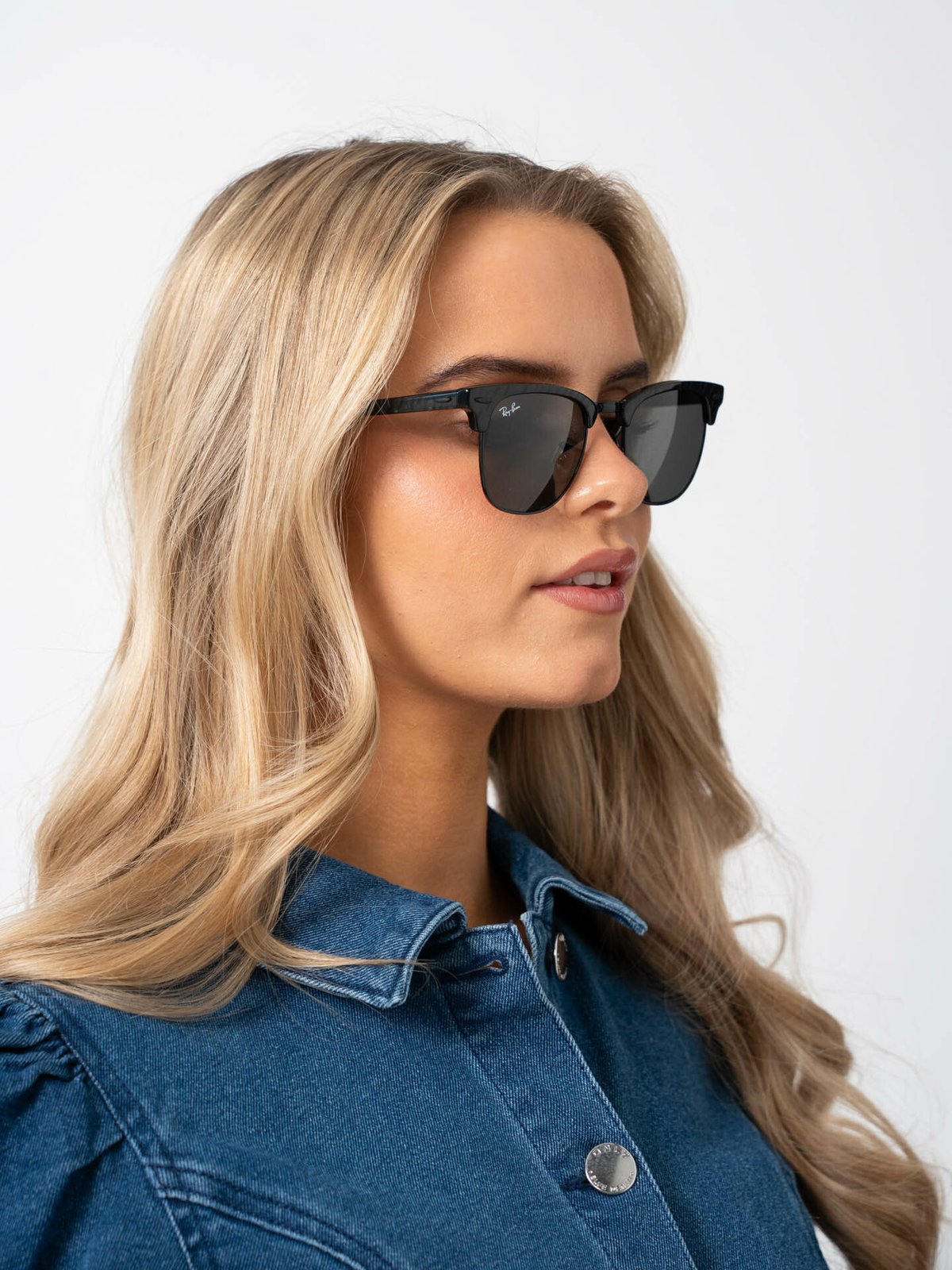 Ray-Ban Clubmaster Matte: Wrinkled Black / Dark Grey