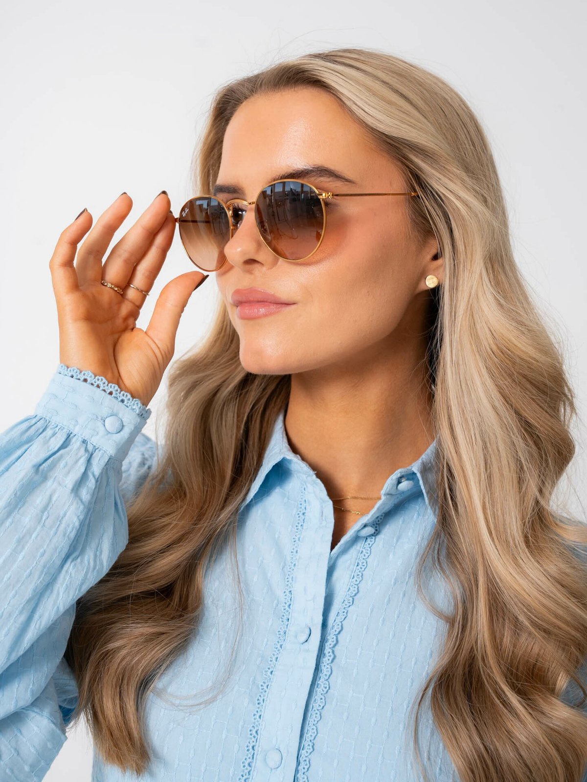 Ray-Ban Round Metal Frame: Gold / Lense: Brown