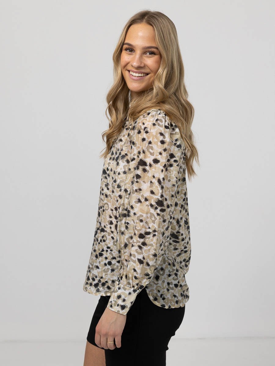 Second Female Gaura Shirt Crockery