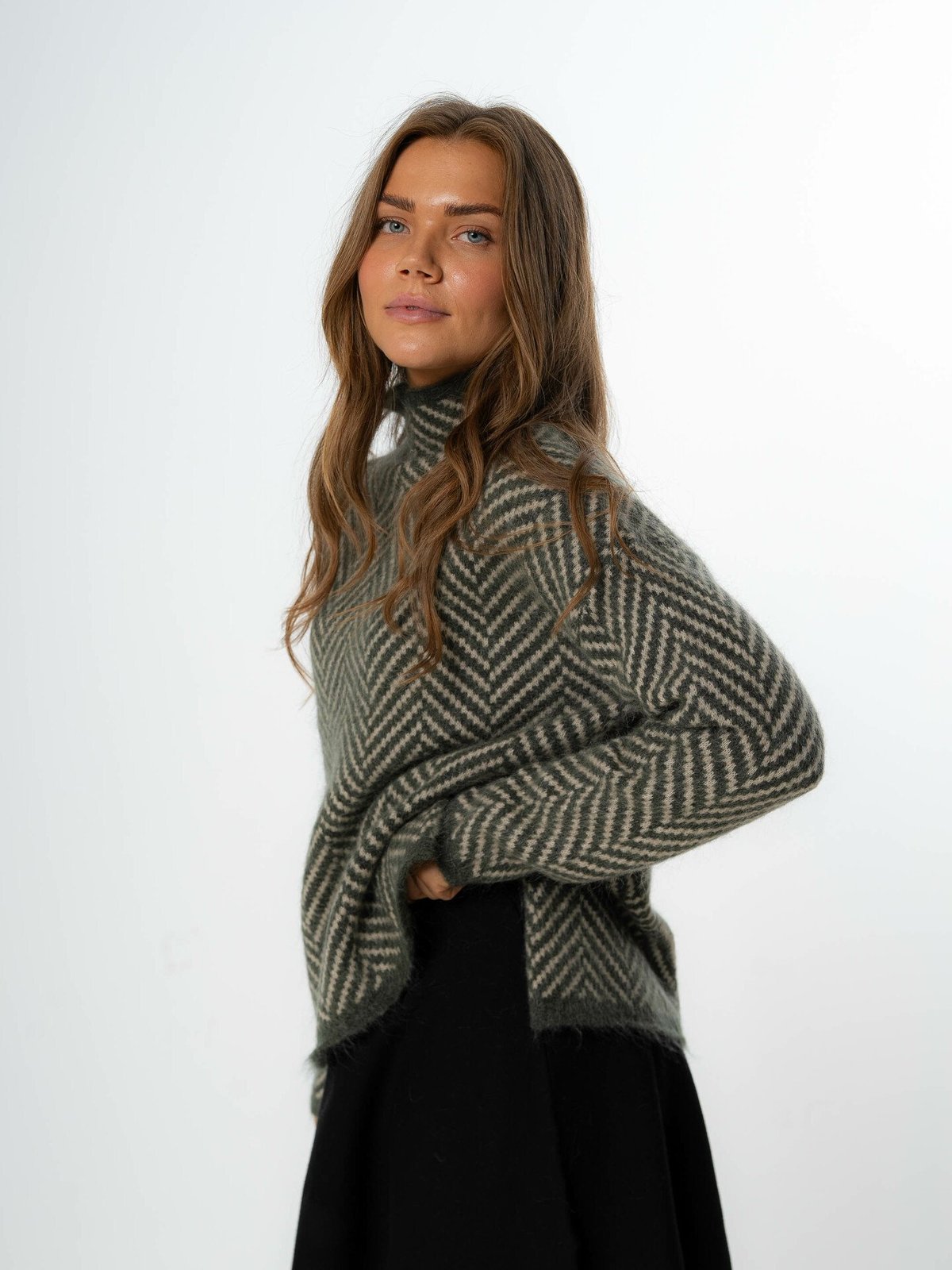 Second Female Herrin Knit New T-Neck Kambaba