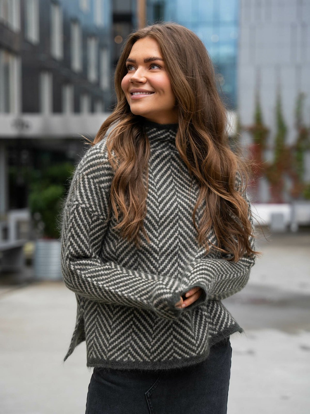 Second Female Herrin Knit New T-Neck Kambaba