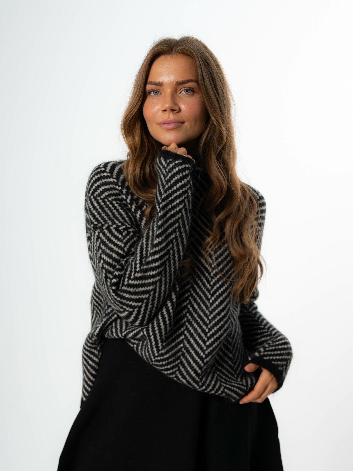 Second Female Herrin Knit New T-Neck Black