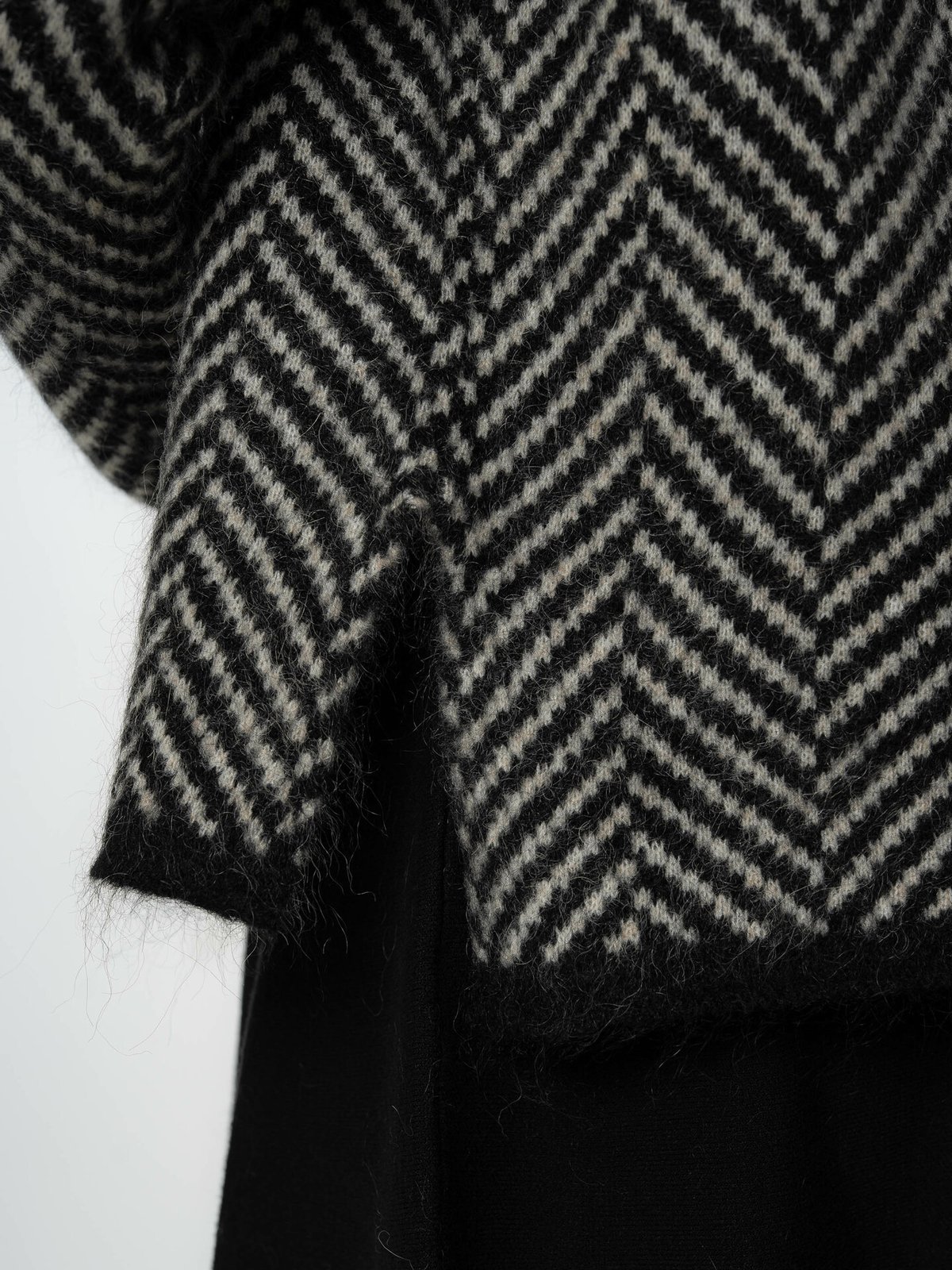 Second Female Herrin Knit New T-Neck Black