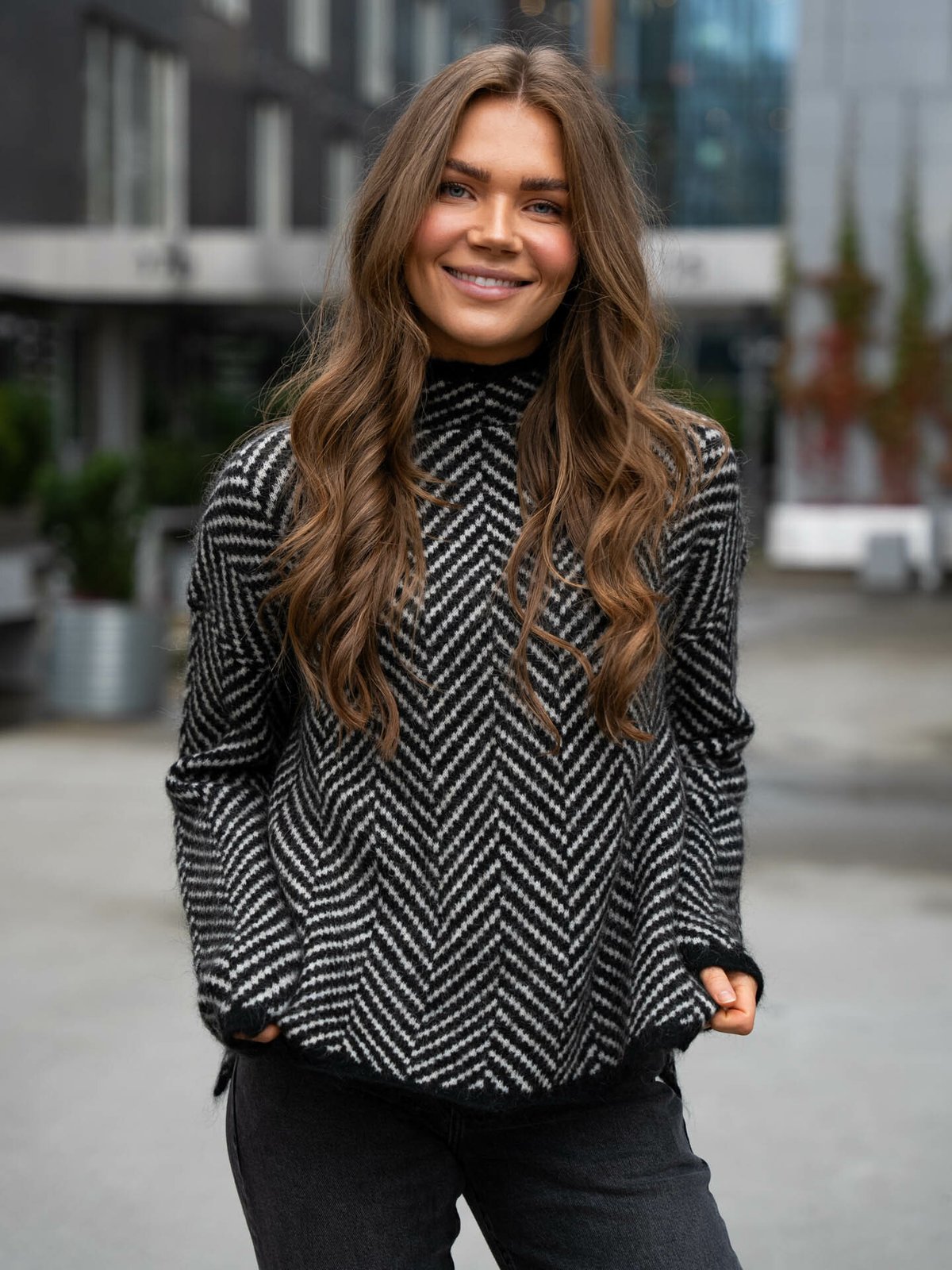 Second Female Herrin Knit New T-Neck Black