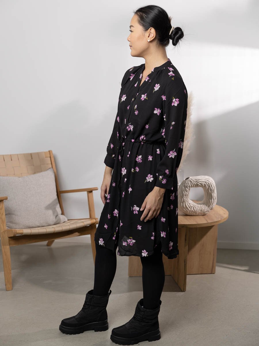 Selected Femme Damina 7/8 AOP Dress Black W/Cyclamen Flower