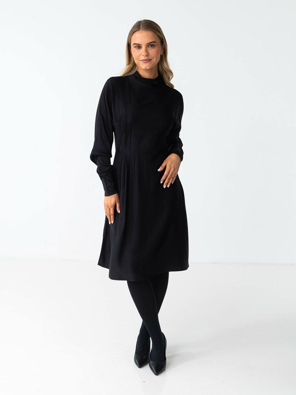 Selected Femme Alana Long Sleeve Short Satin Dress Black