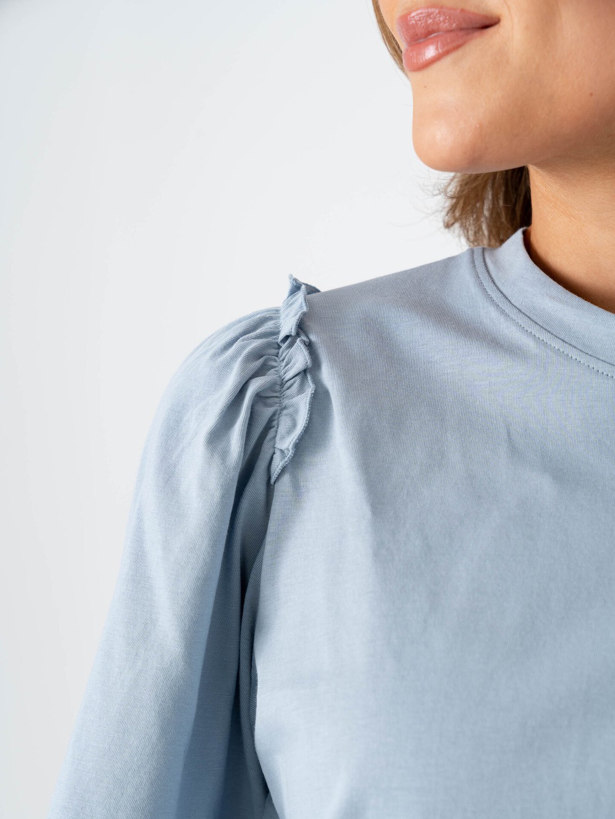 Selected Femme Penelope 2/4 Ruffle Tee Dusty Blue