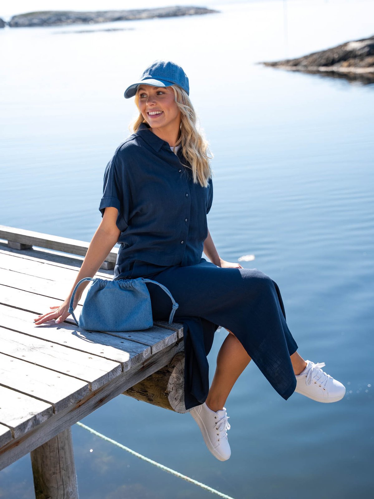 Selected Femme Viva Short Sleeve Cropped Sun Shirt Dark Sapphire