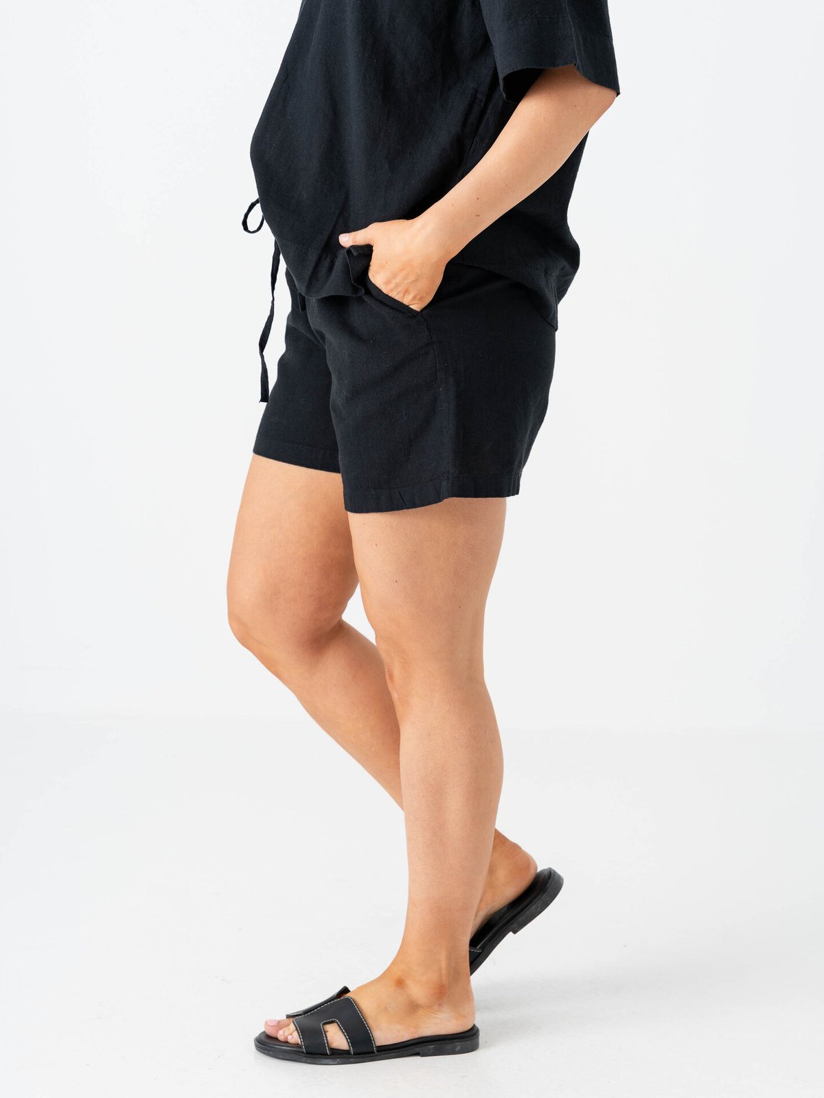 Selected Femme Luisa Linnie Linen Blend Shorts Black