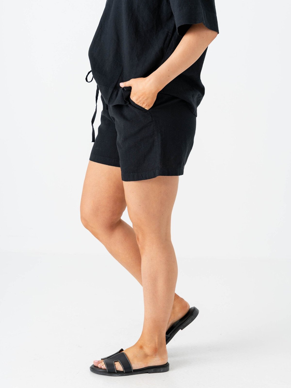 Selected Femme Luisa Linnie Linen Blend Shorts Black