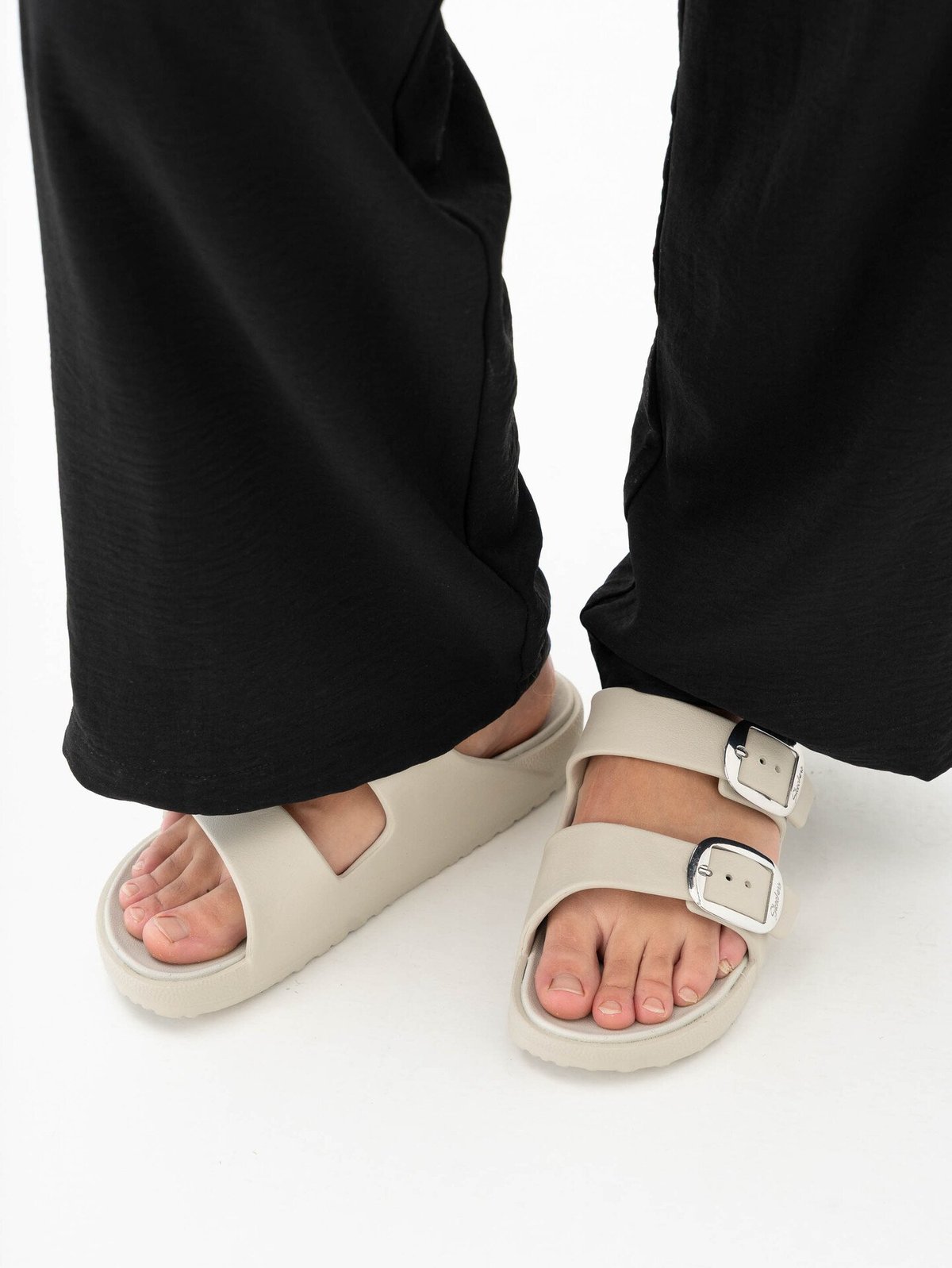 Skechers Foamies Arch Fit Cali Breeze Gold Star Beige