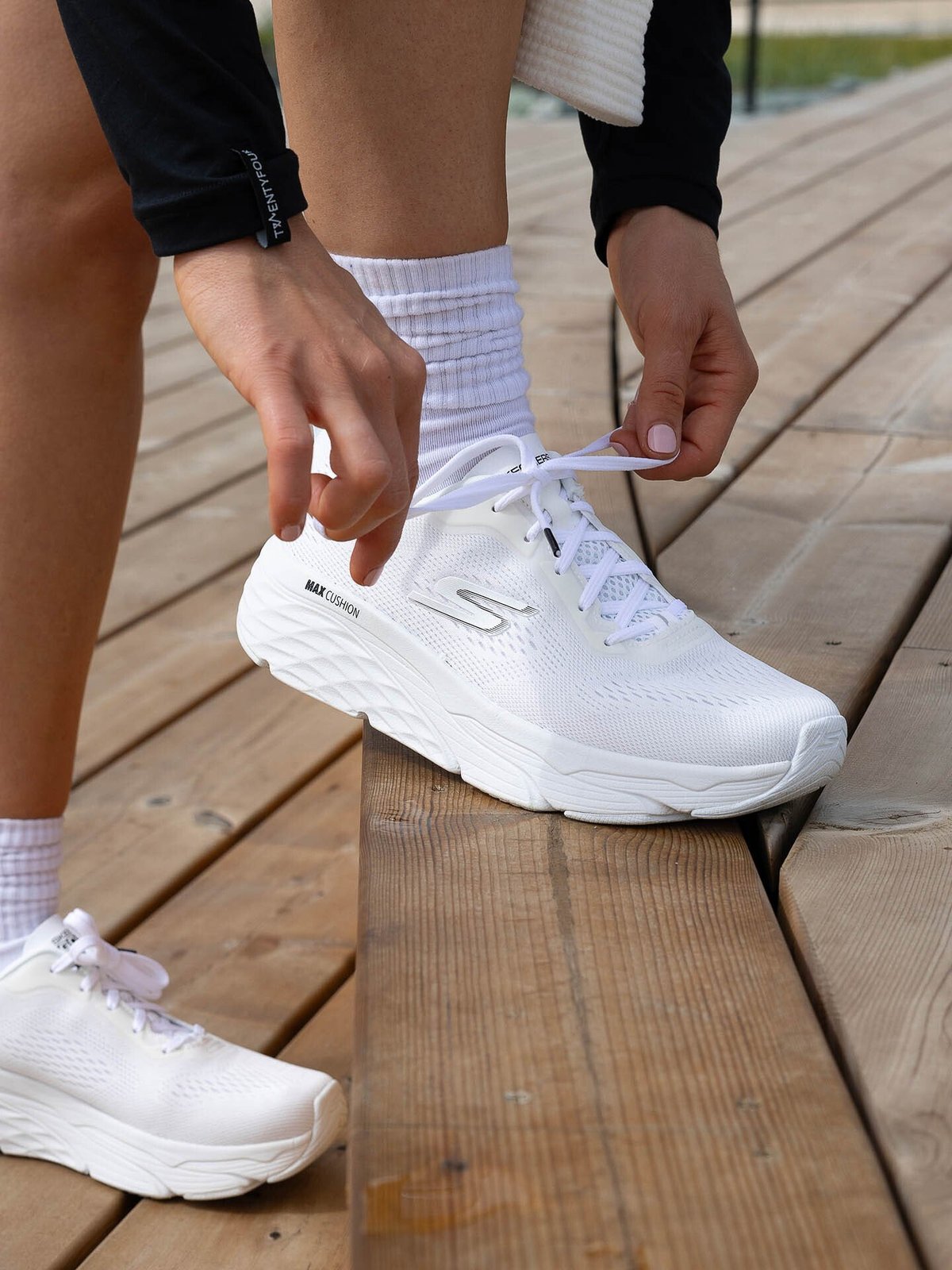 Skechers Max Cushioning Elite White