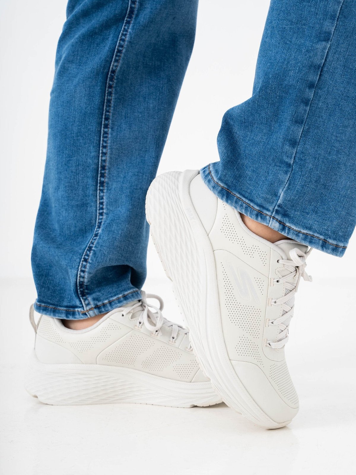 Skechers Max Cushioning Elite 2.0 Beige