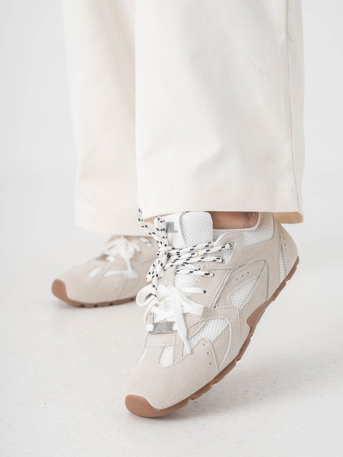 Steve Madden Asiel White Suede