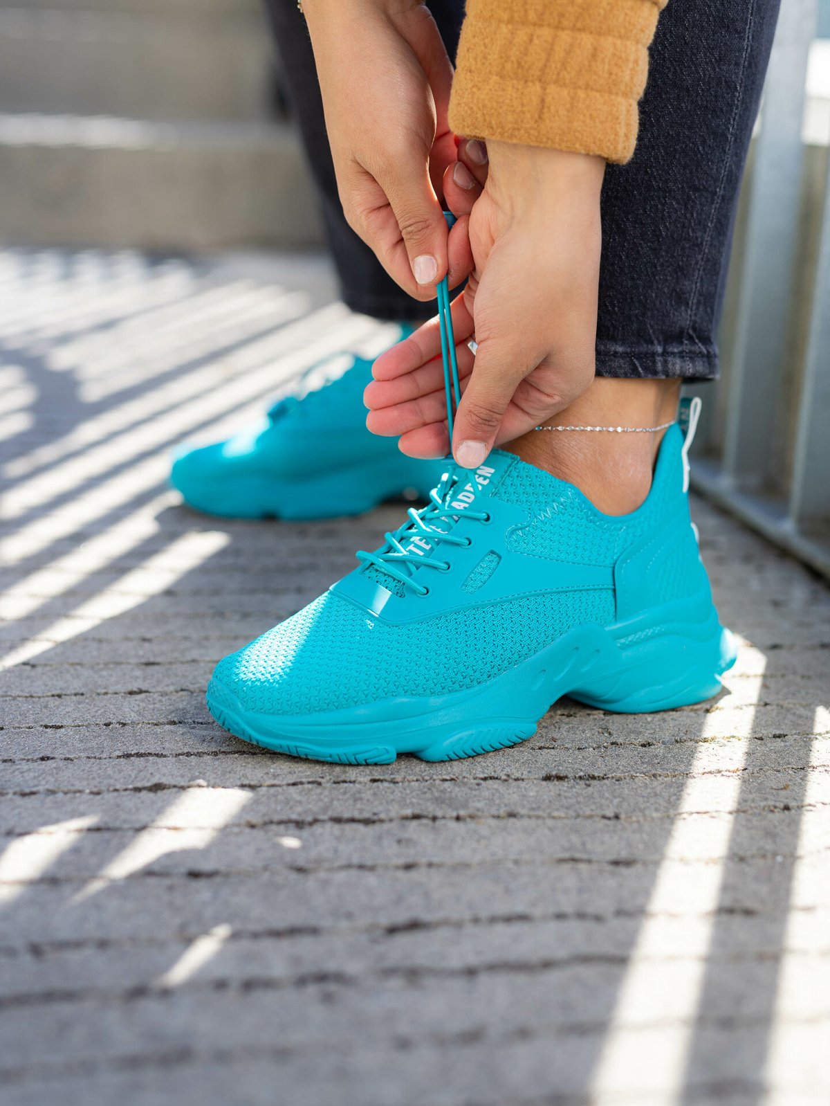 Steve Madden Match-E Sneaker Teal