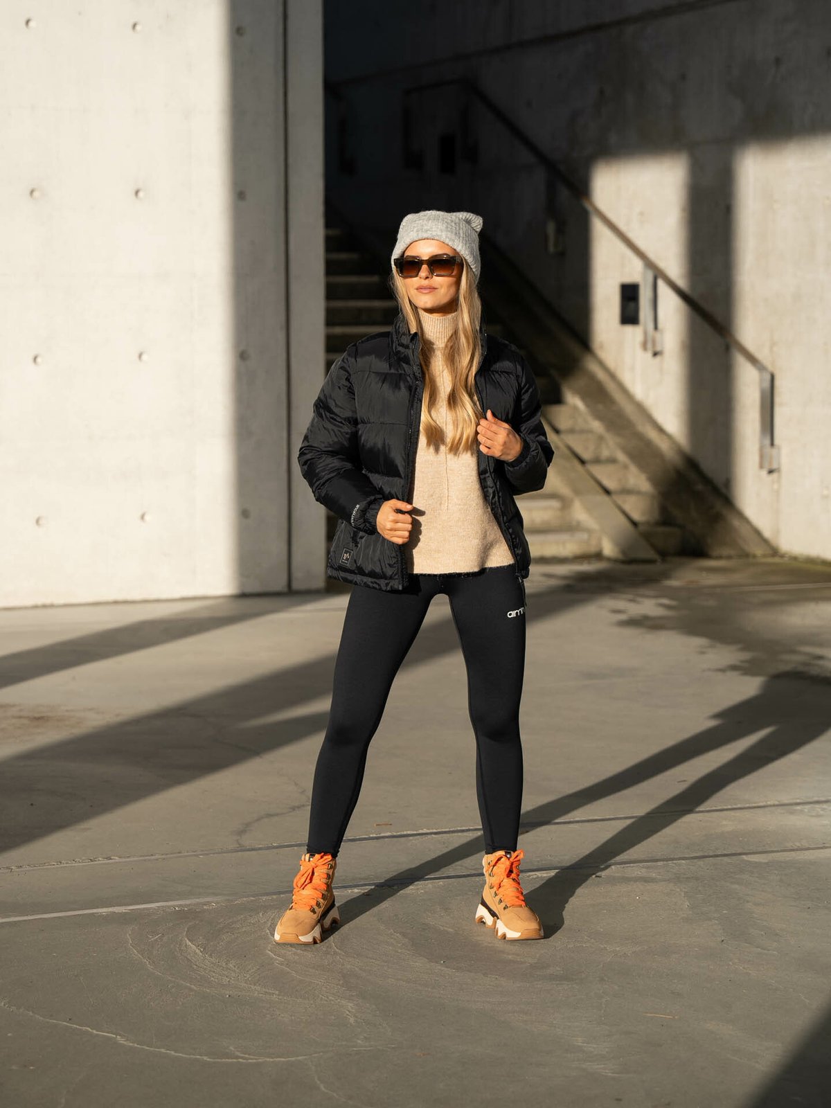 Sorel Kinetic Impact Conquest Sneaker Boot Tawny Buff