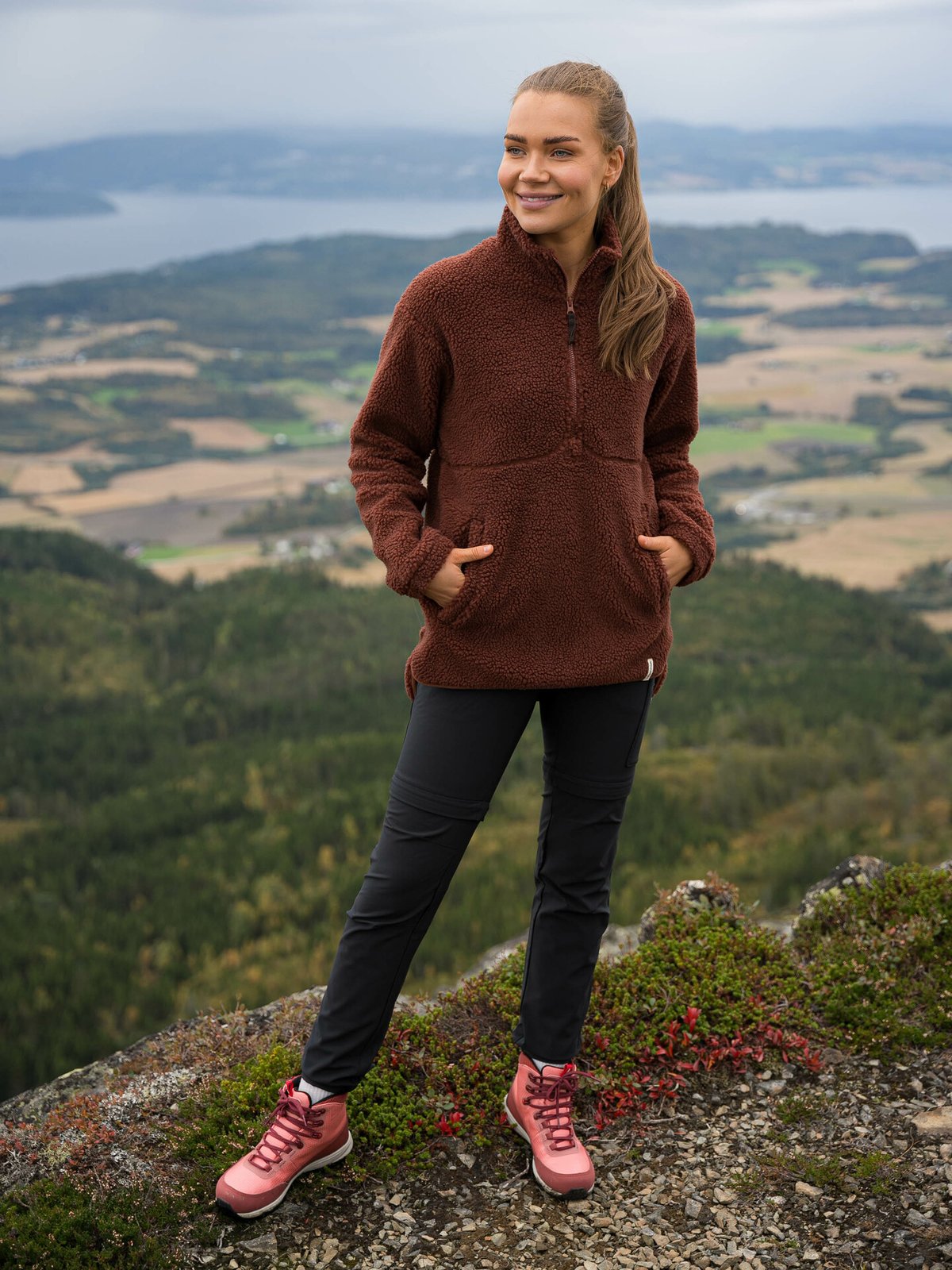 Twentyfour Mellow Pile Half Zip Rustrød/Rødbrun - Get Inspired Exclusive Collection