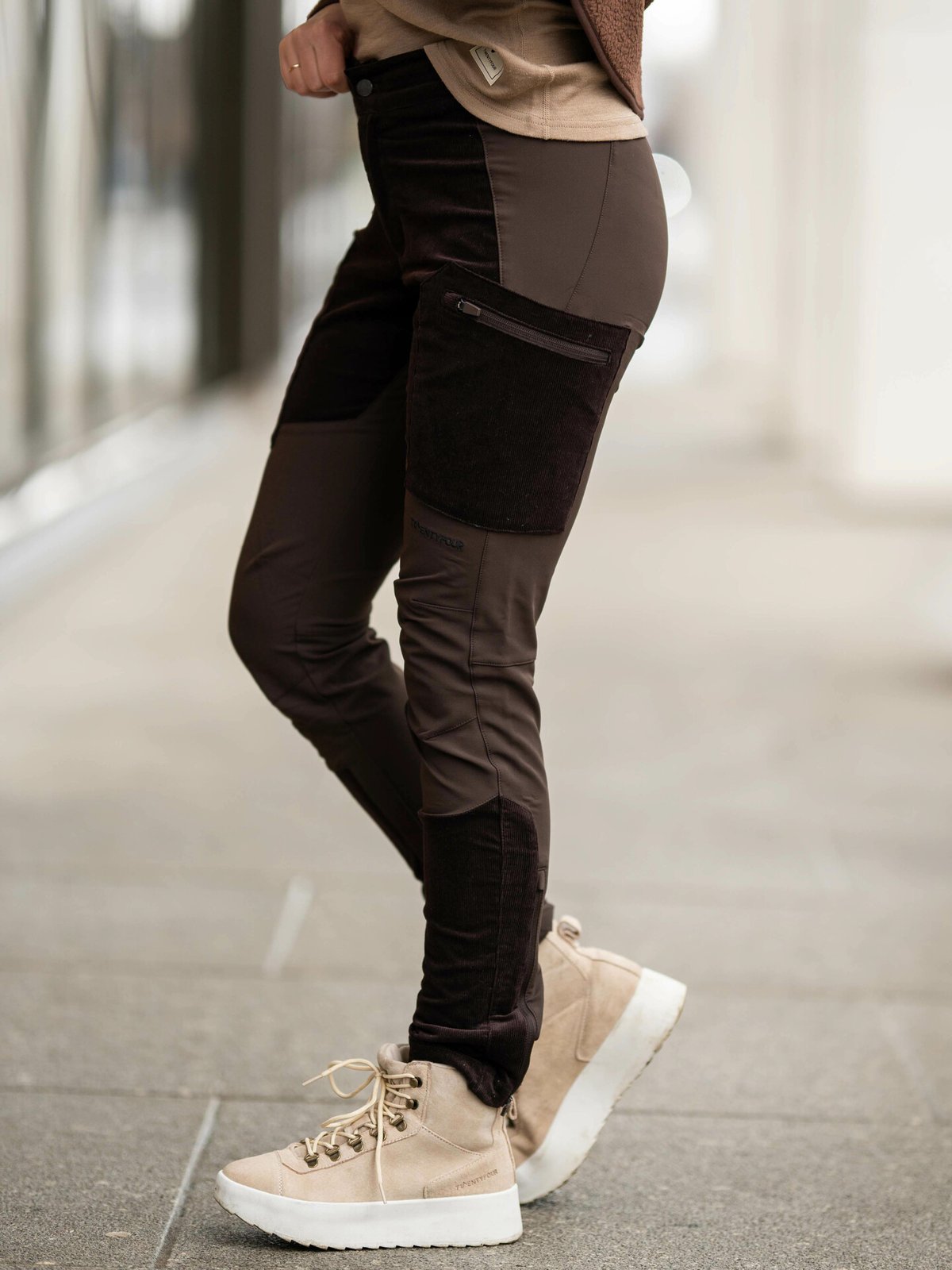 Twentyfour Finse Shape Cord Bukse Mørk Brun