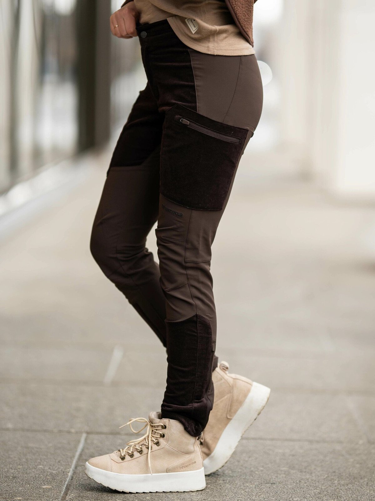 Twentyfour Finse Shape Cord Bukse Mørk Brun