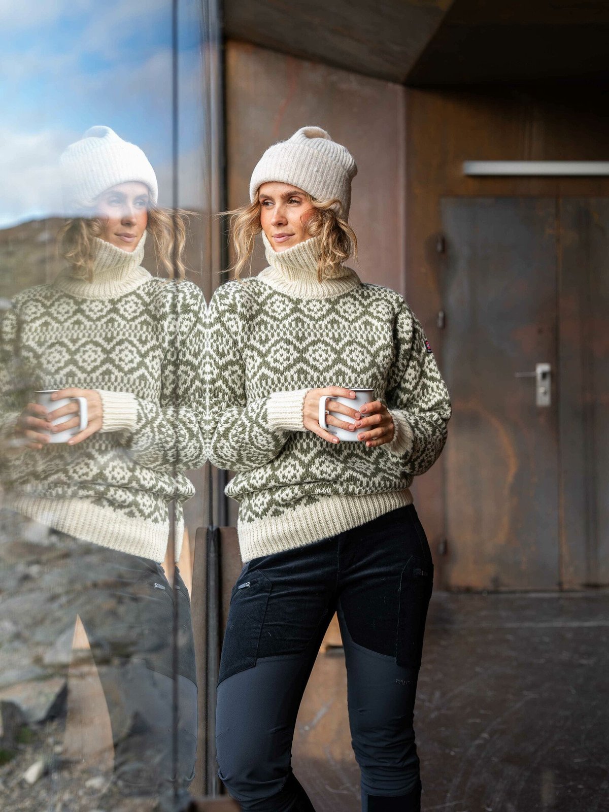 Twentyfour Finse Shape Cord Bukse Skyggesort